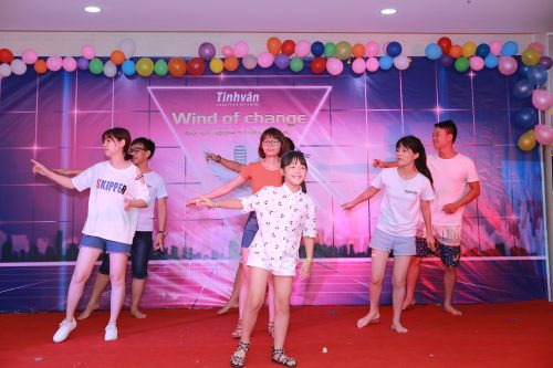 Tiết mục nhảy "Better when I'm dancing" do Tinh Vân nhí Bảo San làm leader